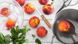 how to peel peaches